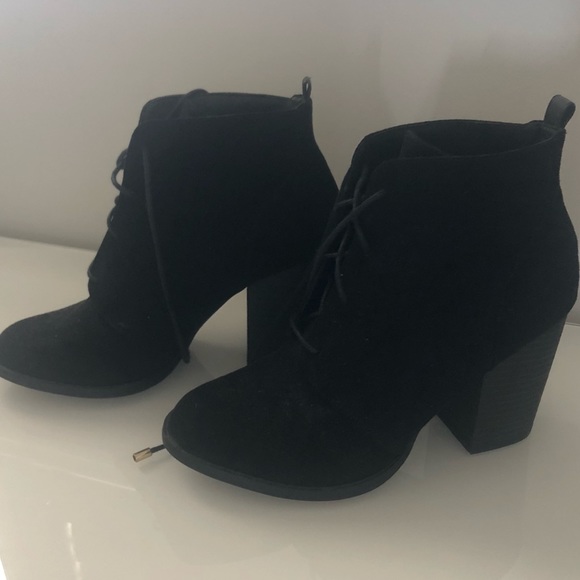 Black booties size 9 from call it spring - Picture 2 of 2